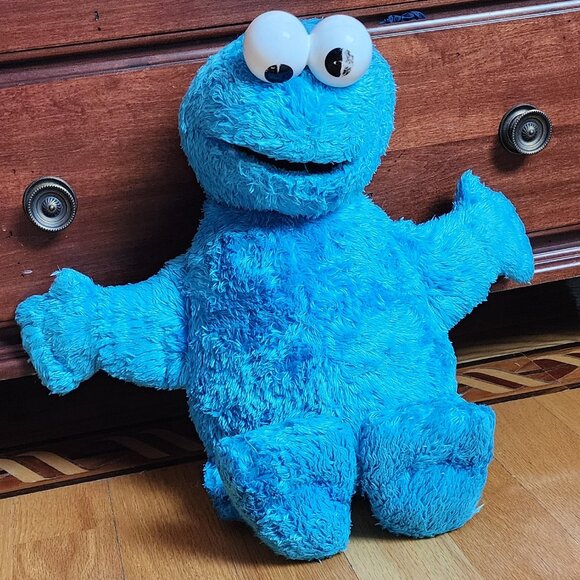 Sesame Street Cookie Monster Stuffed Animal Toy - Picture 2 of 11